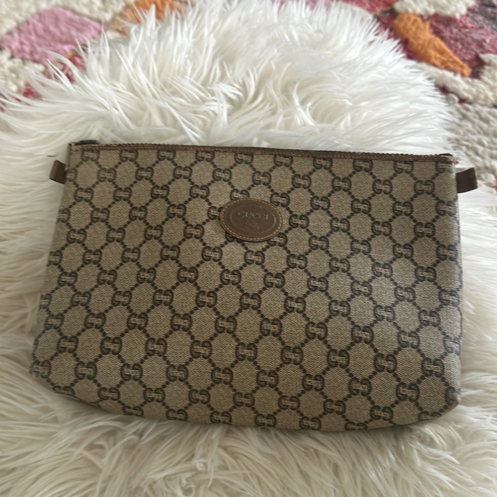 EUC VTG Gucci plus pouch